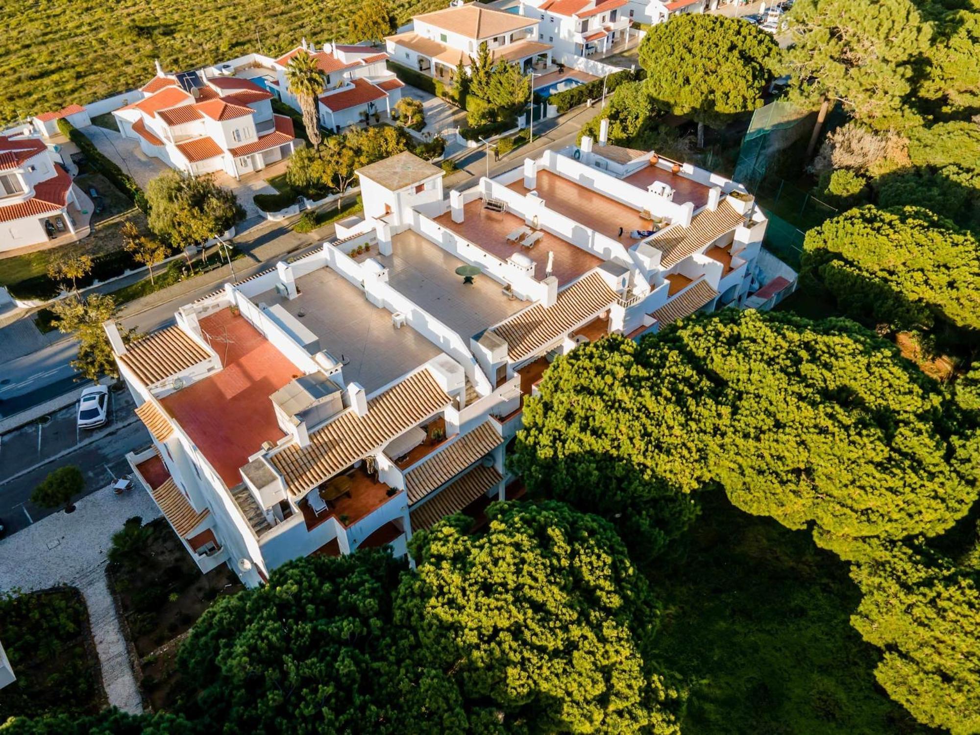 Casa Falesia T2 - Garden View - 5 Min From The Beach - Wifi Olhos de Agua  Exterior photo